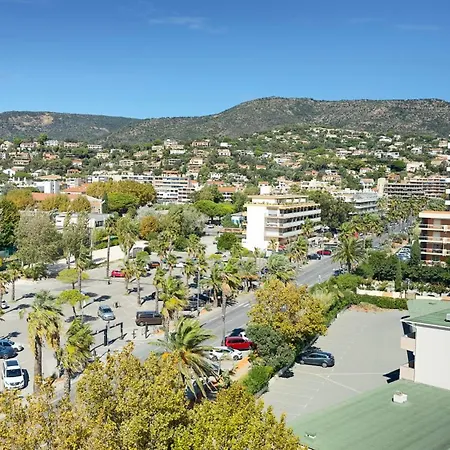 Vue Panoramique Stade Marche Le Lavandou