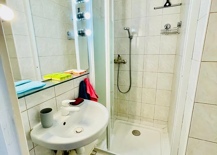 Apartment Studio Cabine Climatise Avec Parking Vue Panoramique Stade Marche Le Lavandou